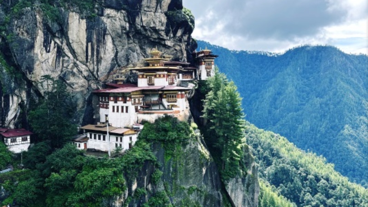 Bhutan with Phuentsholing, Thimphu & Paro